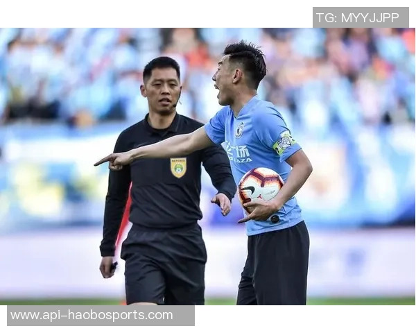 足球比赛中黄牌的意义与影响解析及其对球员和球队的影响